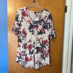 NWT Torrid White Cream Buttoned Tunic with Notched Collar 1x